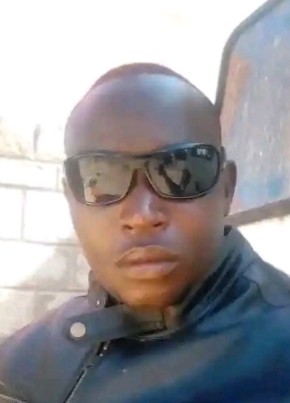 Richard из Kisii 38 лет