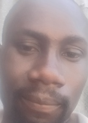 Austine из Athi River 26 лет
