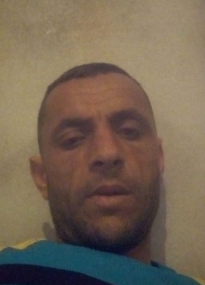 Azzouz, 39, People’s Democratic Republic of Algeria, Mostaganem
