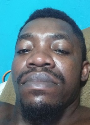 Severin из Libreville 36 лет