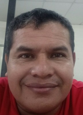 Reemberto, 44, República de El Salvador, San Salvador
