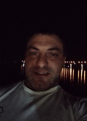 Араик из Волгограда 18 лет