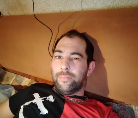 Krisztián, 35, Budapest