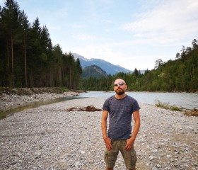 Artur Müller, 40, Ulm