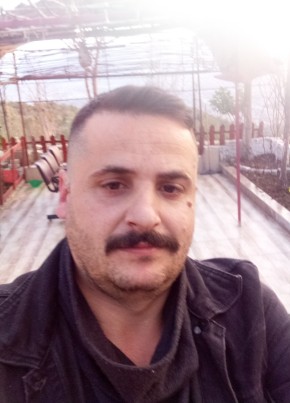 Ali İhsan, 40, Türkiye Cumhuriyeti, İstanbul