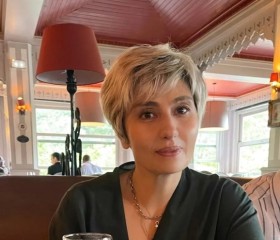 Karine, 48, Paris