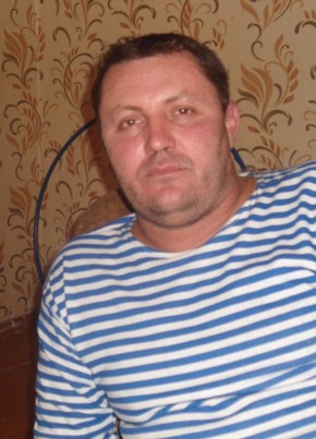 Олег из Пролетарска 49 лет