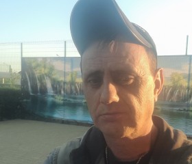Sasha, 46, Galati