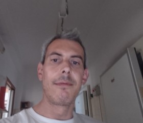 Alessio, 48, Cagliari