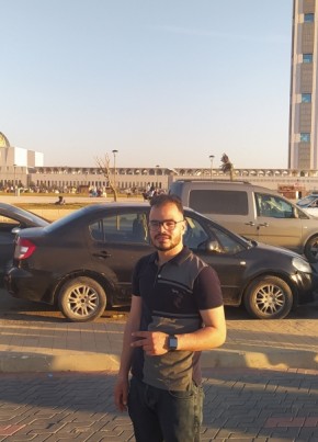 Noufel из Sétif 24 года