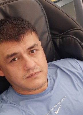 Али из Бишкека 39 лет