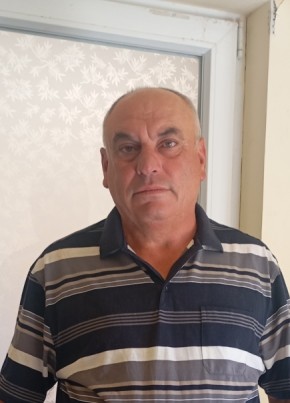 Viorel из București 49 лет