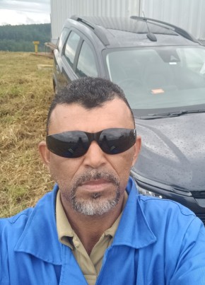 Leonardo Batista из Araxá 44 года