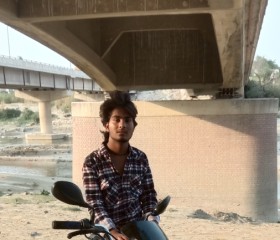 Ashraf, 20, Bansi