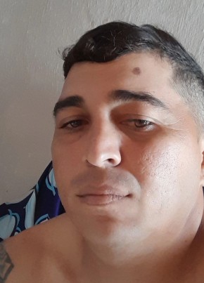 Leandro Santos из Caxias 27 лет