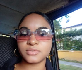 Lía, 47, Santiago