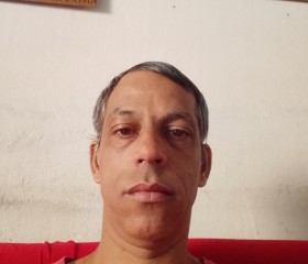 Cláudio, 18, Patrocinio