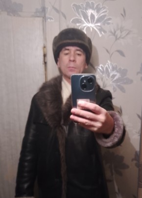 Роман из Чапаевска 48 лет