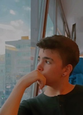 Egemen, 18, Türkiye Cumhuriyeti, İstanbul