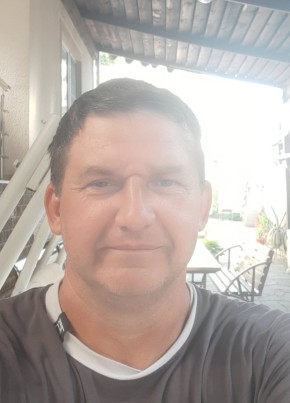 Виталий из Новокубанска 48 лет