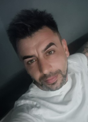 Kosty Gabriel из Sectorul 5 38 лет