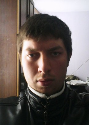 Денис из Югорска 33 года