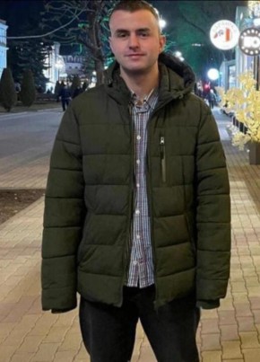 Артем из Кисловодска 36 лет