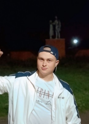 Николай из Уварово 18 лет