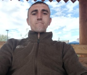 Vasiliy Khalturin, 30, Kansk