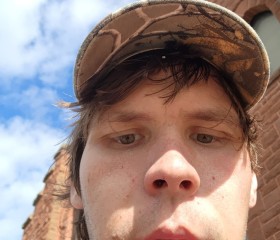 Ronnie, 28, Moncton