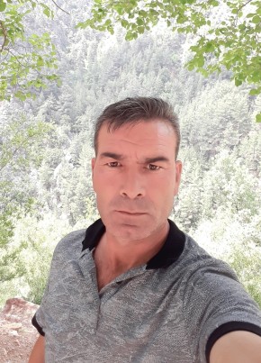 Ayhan, 50, Türkiye Cumhuriyeti, Adana