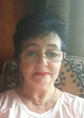 Галина, 68, Россия, Феодосия