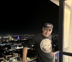 Uralets, 49, Yerevan