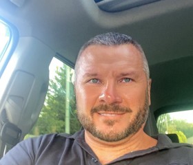 Oleg, 47, Moscow