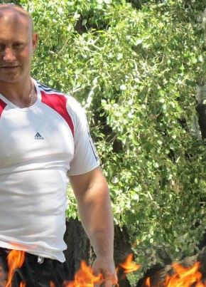 Igor, 44, Россия, Малореченское