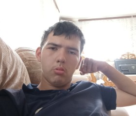 Roma Zhukovskiy, 18, Zhukov