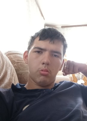 Рома Жуковский из Жукова 18 лет