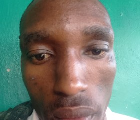 Gilbert, 25, Nairobi