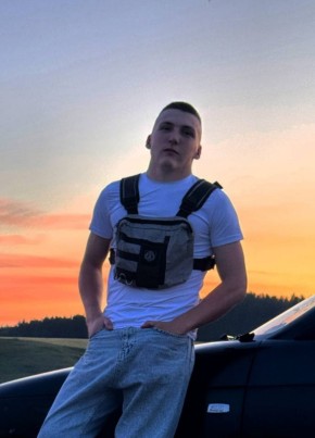 Евгений из Можги 22 года