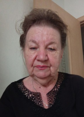 Надежда Шабарова из Барнаула 71 год