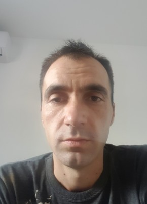 Ștefan, 38, Romania, Sectorul 4