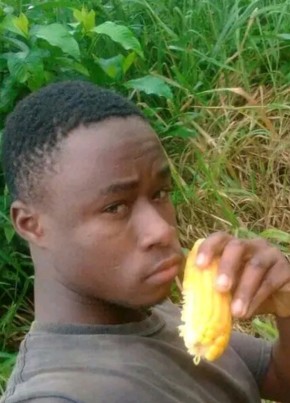 Ngadega modeste из Yaoundé 24 года