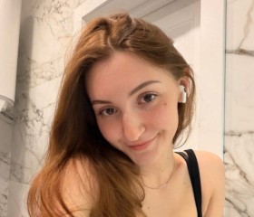 Irina, 22, Amsterdam