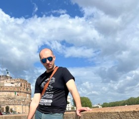 Vitaliy, 36, Navodari