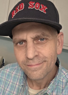 MICHAEL из Amesbury 44 года