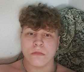 Tobless, 19, Struer Municipality