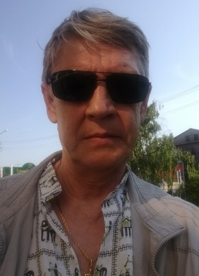 Владислав, 70, Россия, Казань