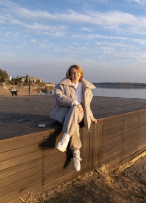 Юлия, 48, Россия, Санкт-Петербург