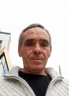 Михаил из Санкт-Петербурга 54 года