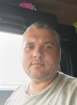 Vasiliy, 42, Moscow